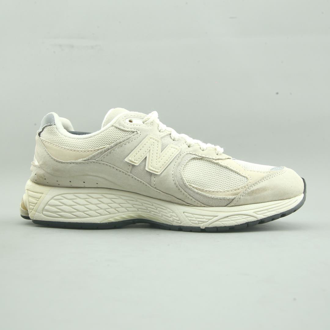 New Balance 2002R