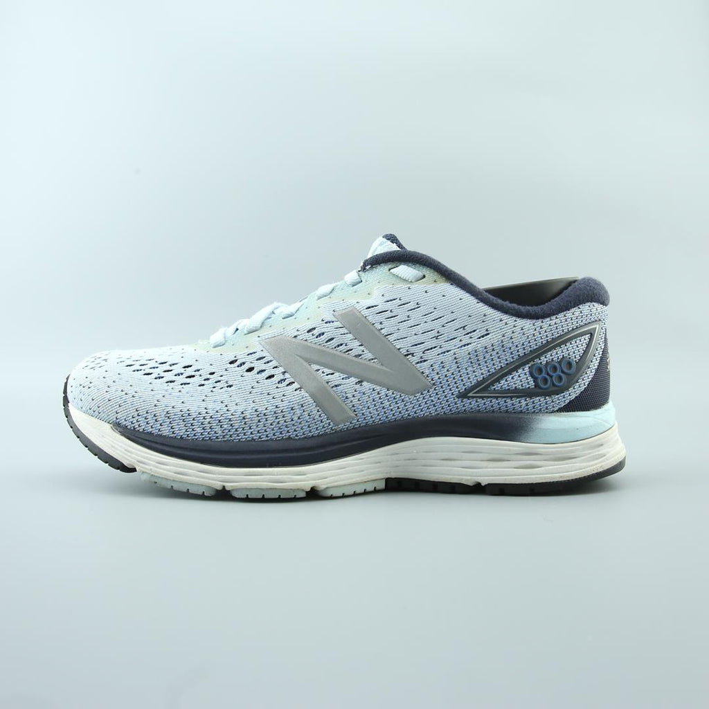 New Balance 880 V9