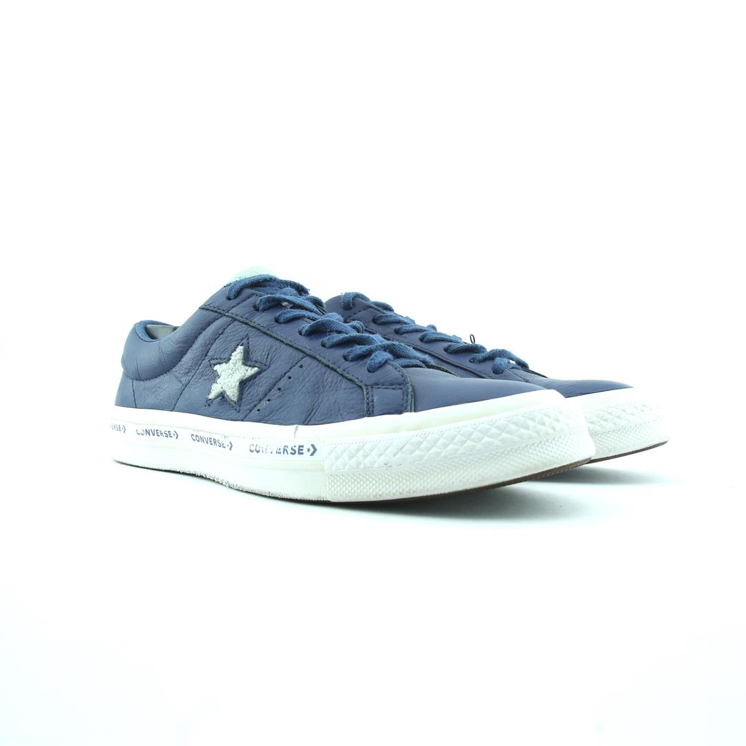 Converse Chuck Taylor One Star