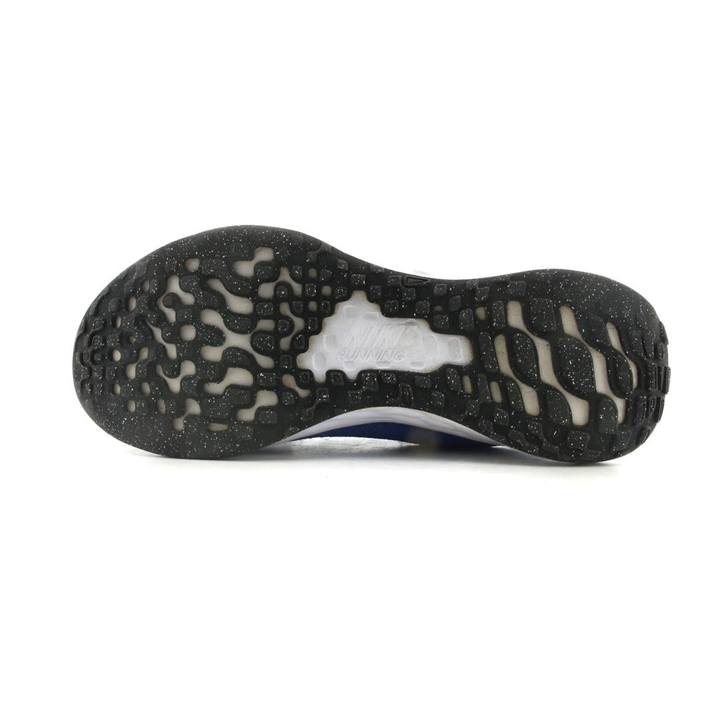 Nike Revolution 6