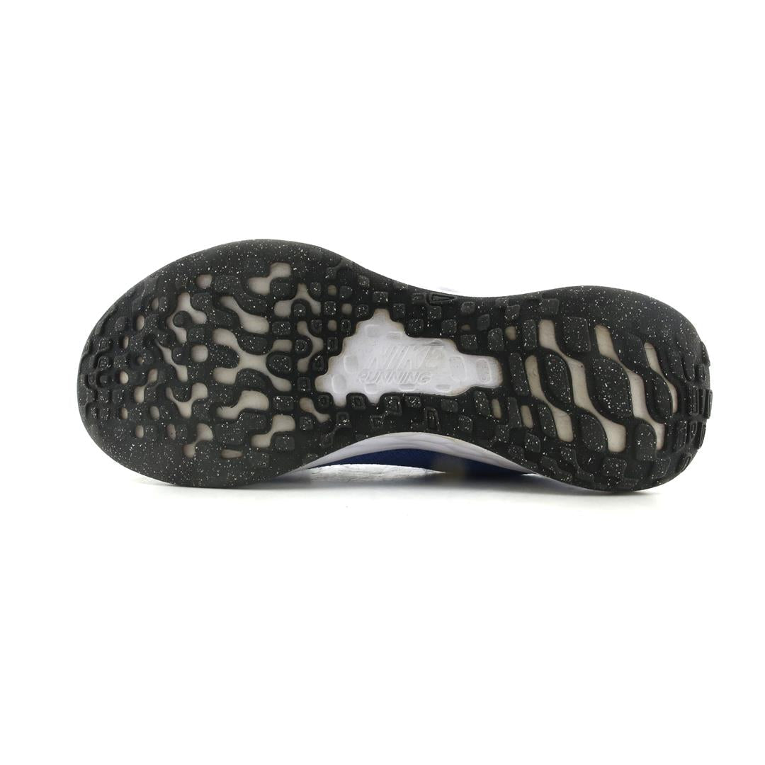 Nike Revolution 6