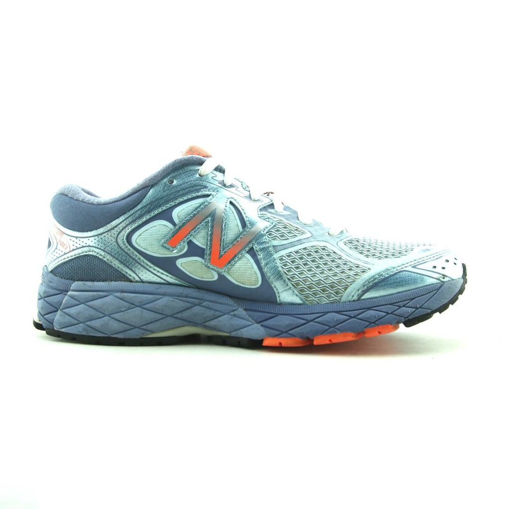 New Balance 860V6