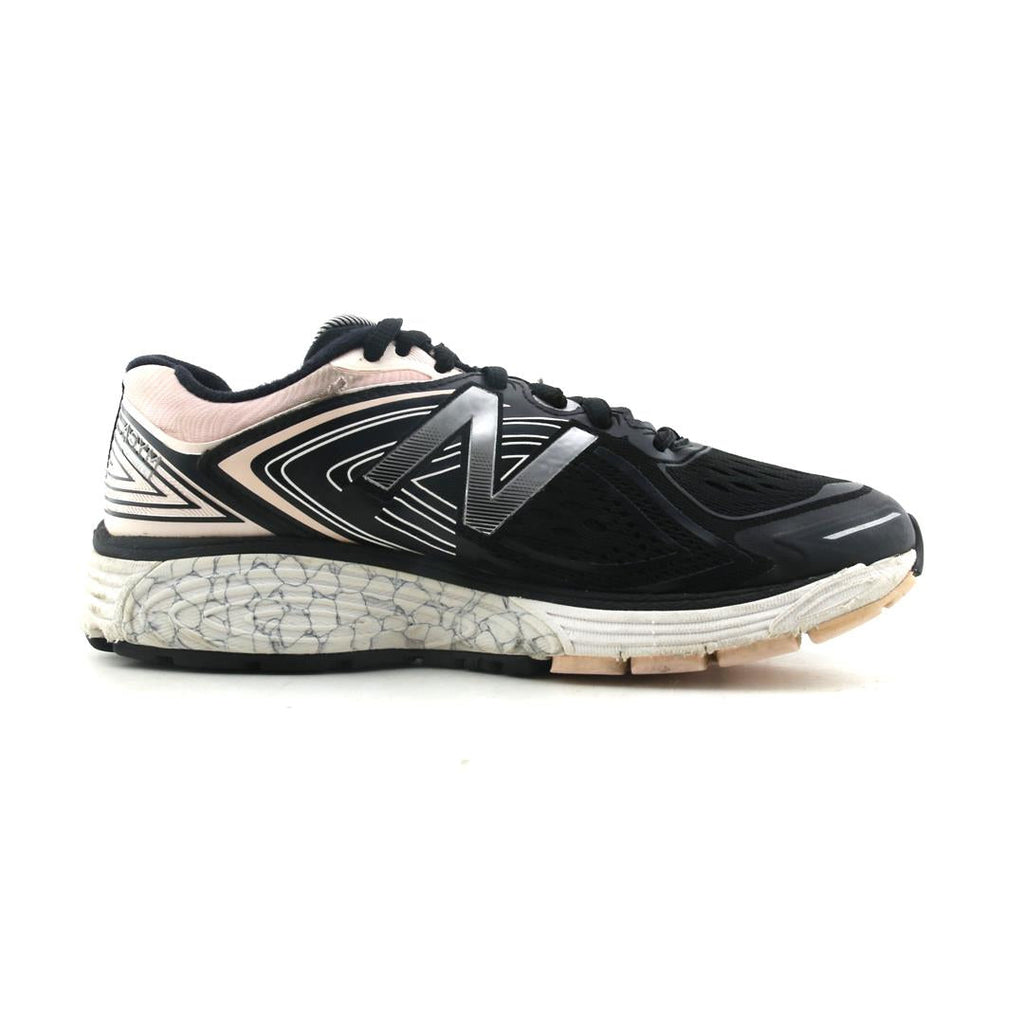 New Balance 860V8