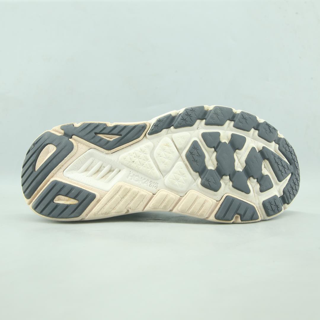 Hoka One One Arahi 5