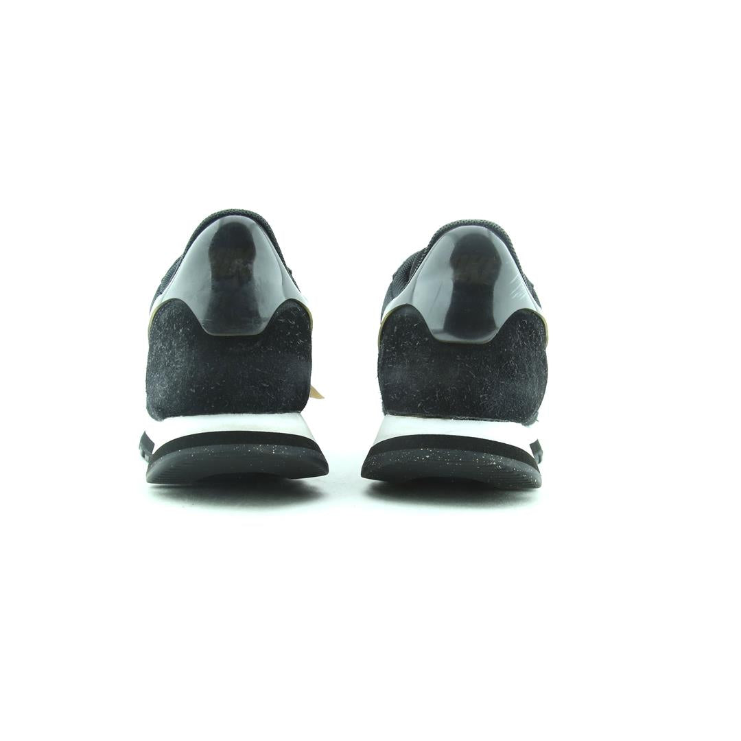 Nike V-Love O.X.