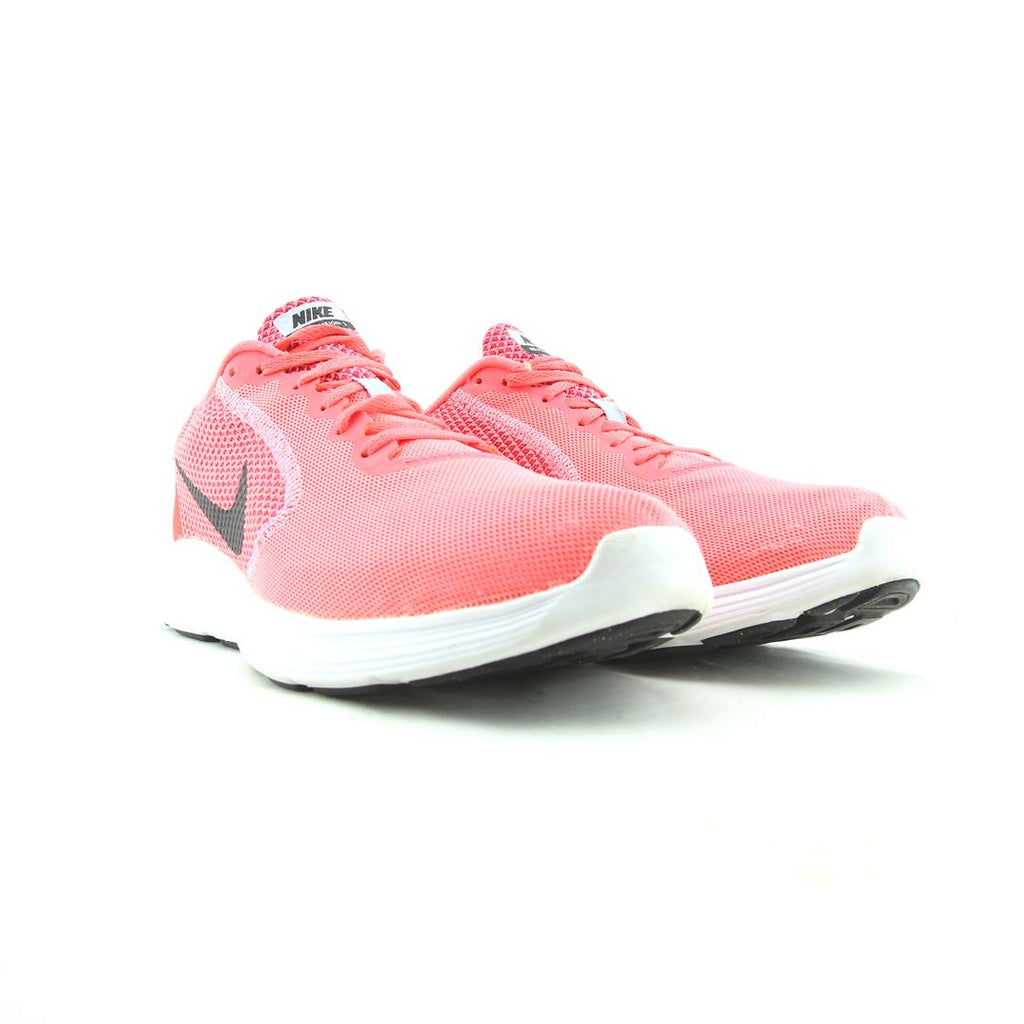 Nike Revolution 3