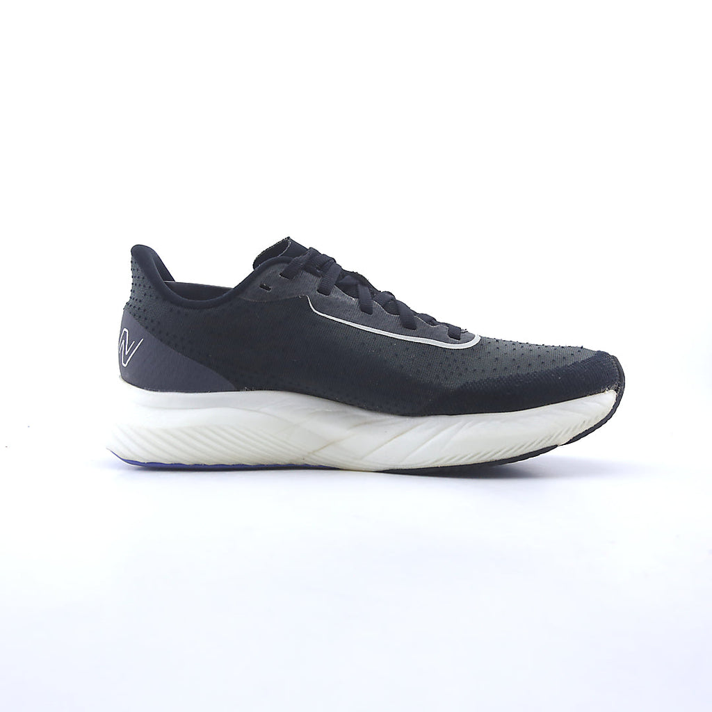 New Balance Fuelcell Rebel V3