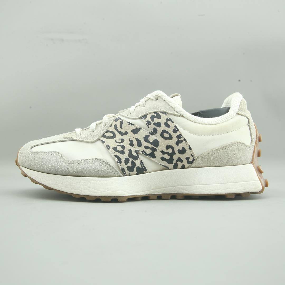 New Balance 327