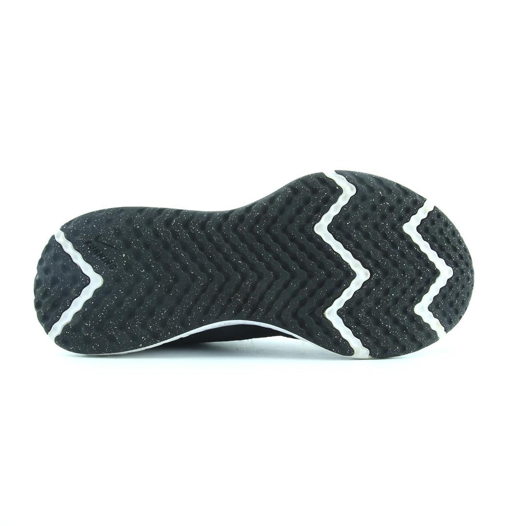 Nike Revolution 6
