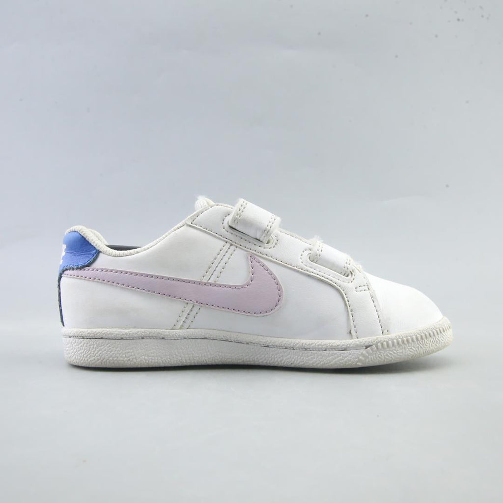 Nike Court Royale