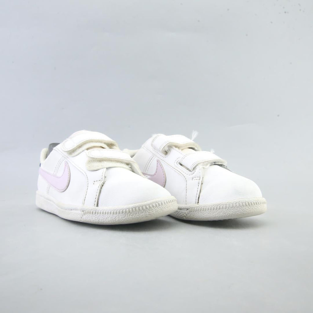 Nike Court Royale