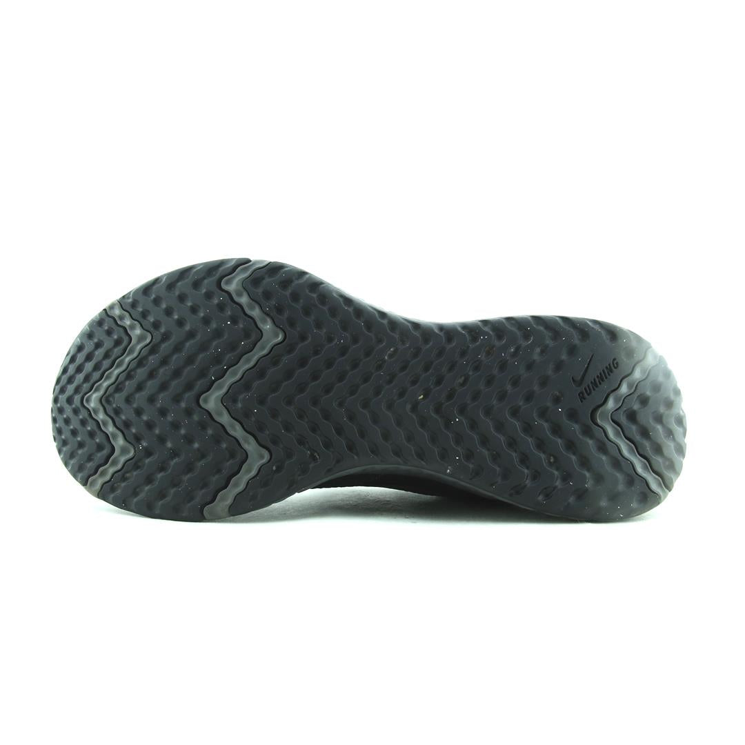 Nike Revolution 5