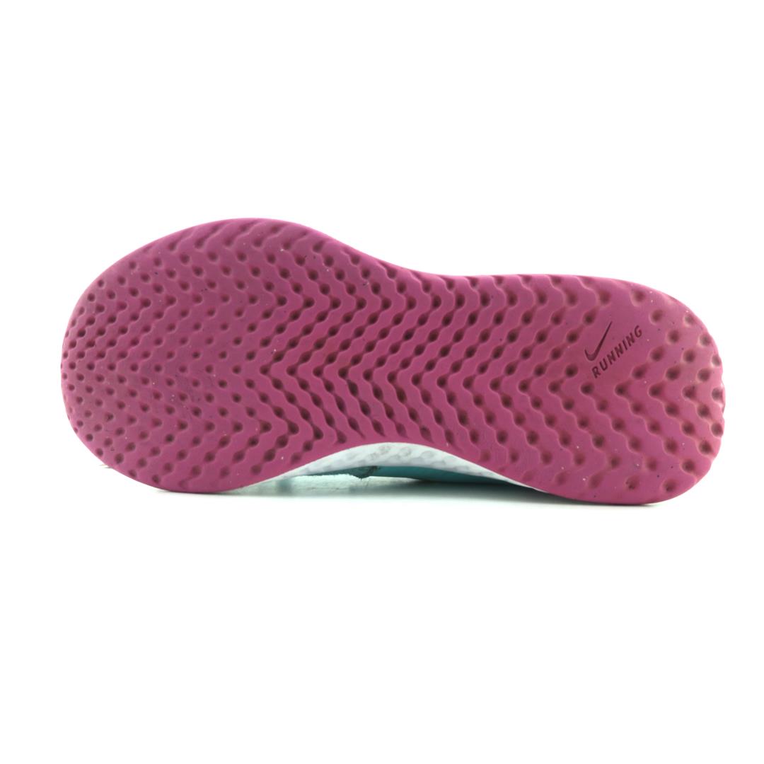 Nike Revolution 5