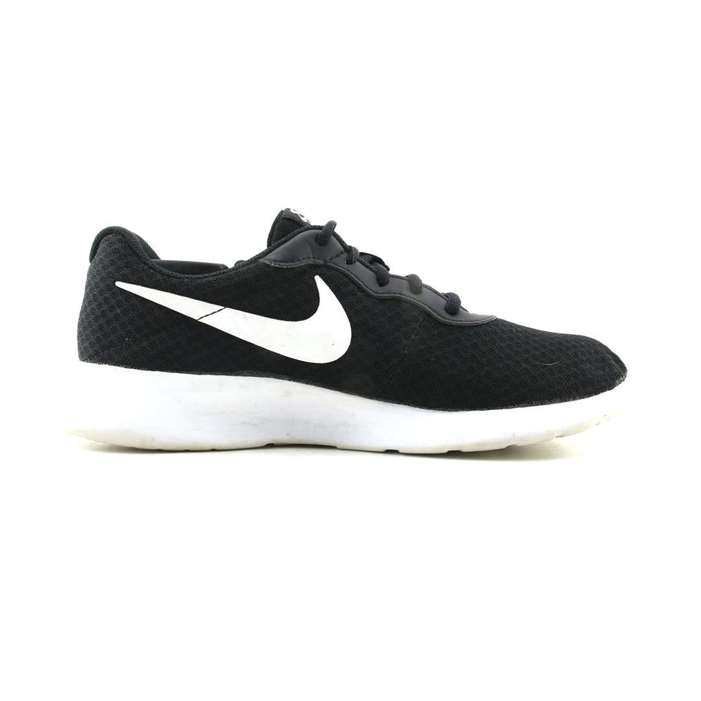 Nike Tanjun