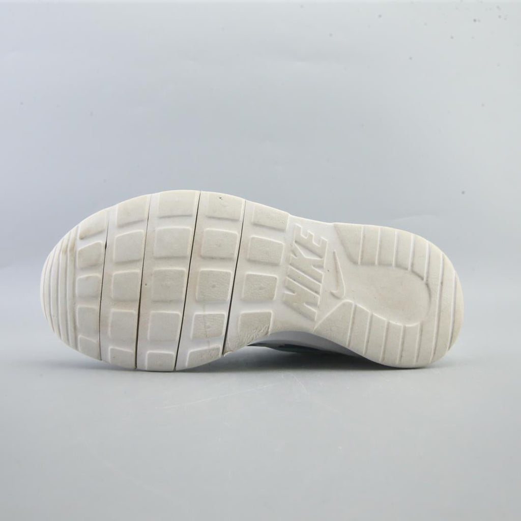 Nike Tanjun