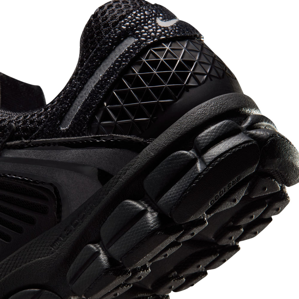 Nike Zoom Vomero 5 - Women's