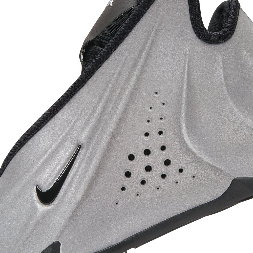 Nike Nike G.T. Future (Metallic Silver/Black-White)