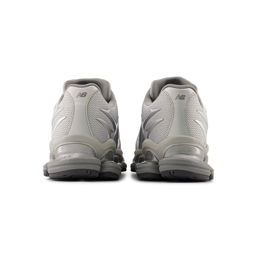 New Balance 2000 (Silver Metallic)