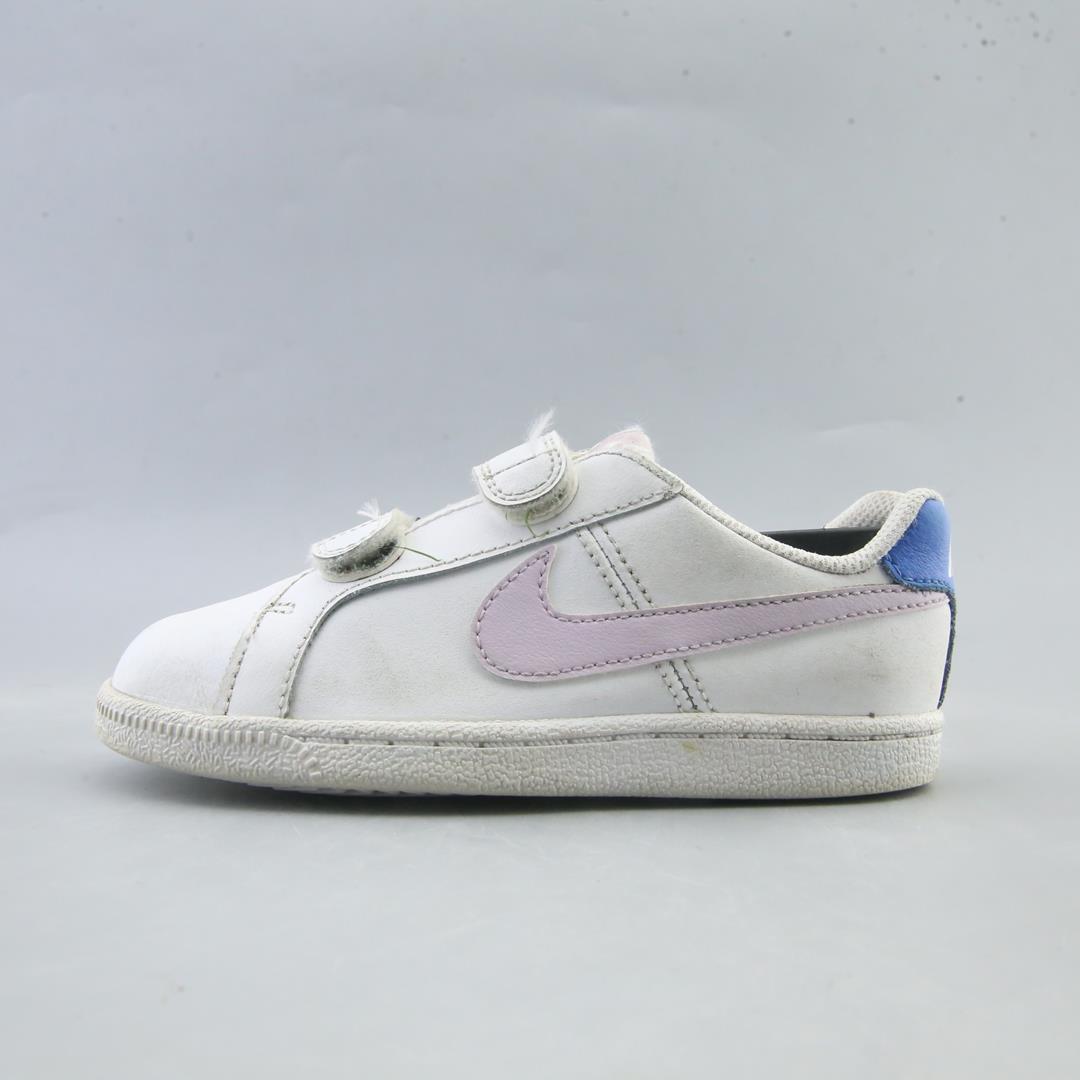 Nike Court Royale