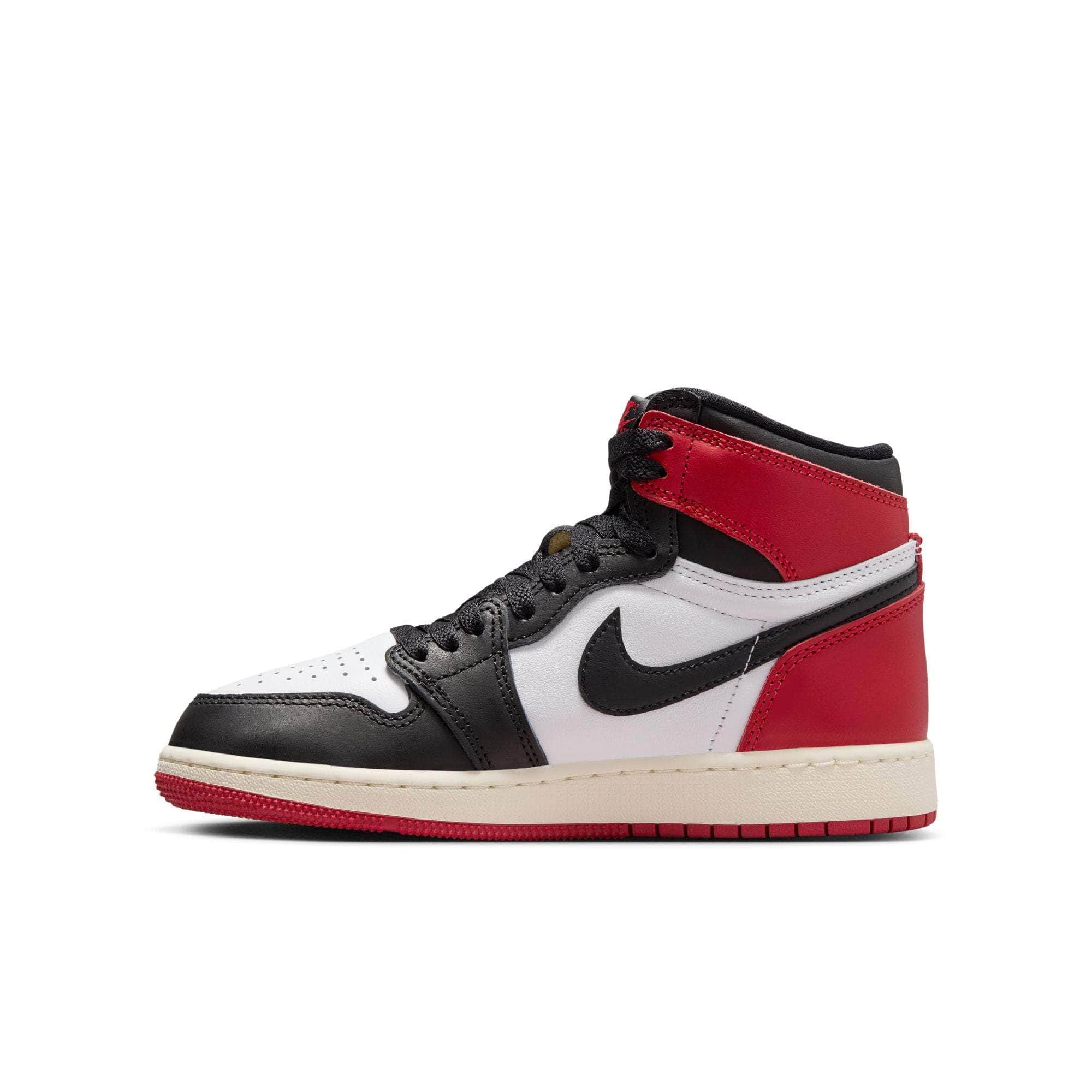 Air Jordan 1 Retro High OG "Black Toe"