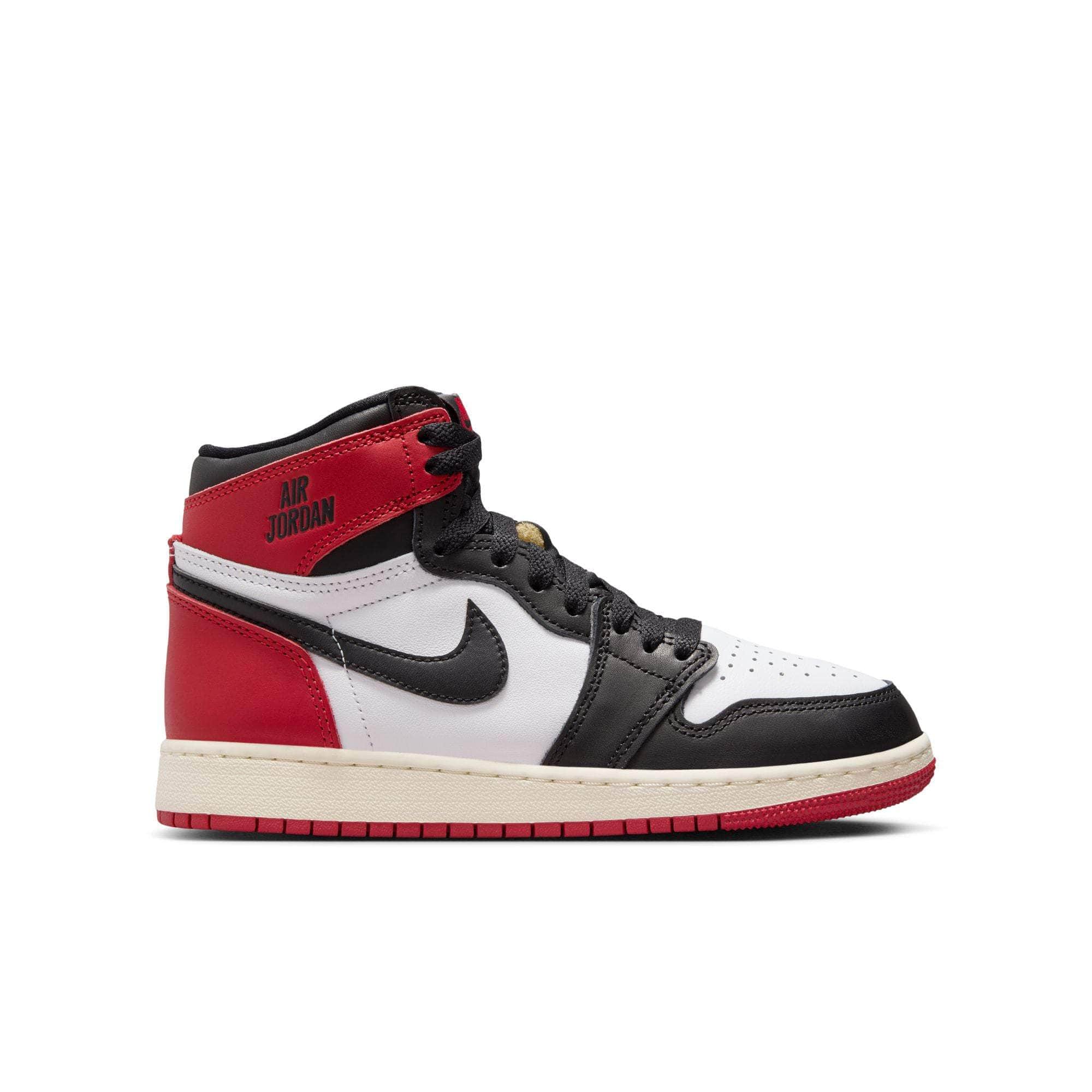 Air Jordan 1 Retro High OG "Black Toe"