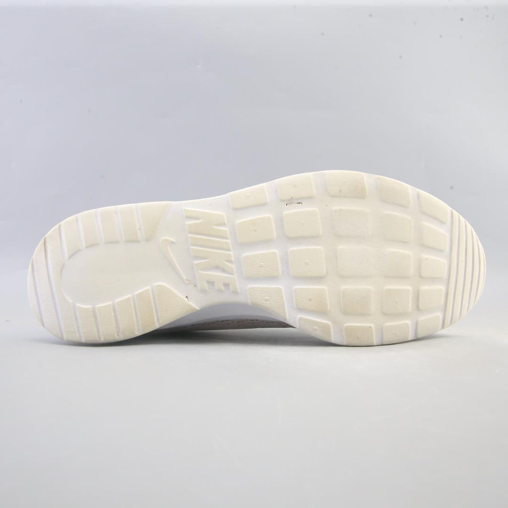 Nike Tanjun