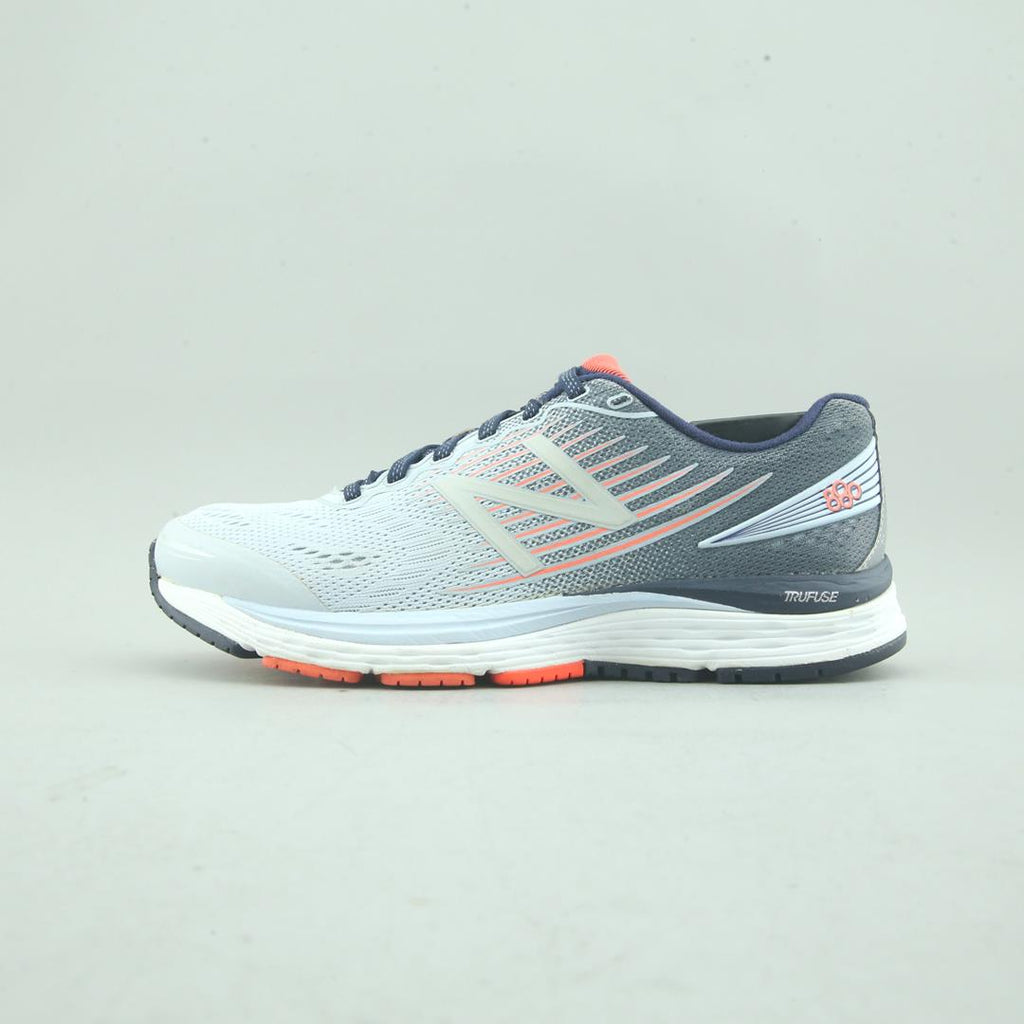 New Balance 880V8