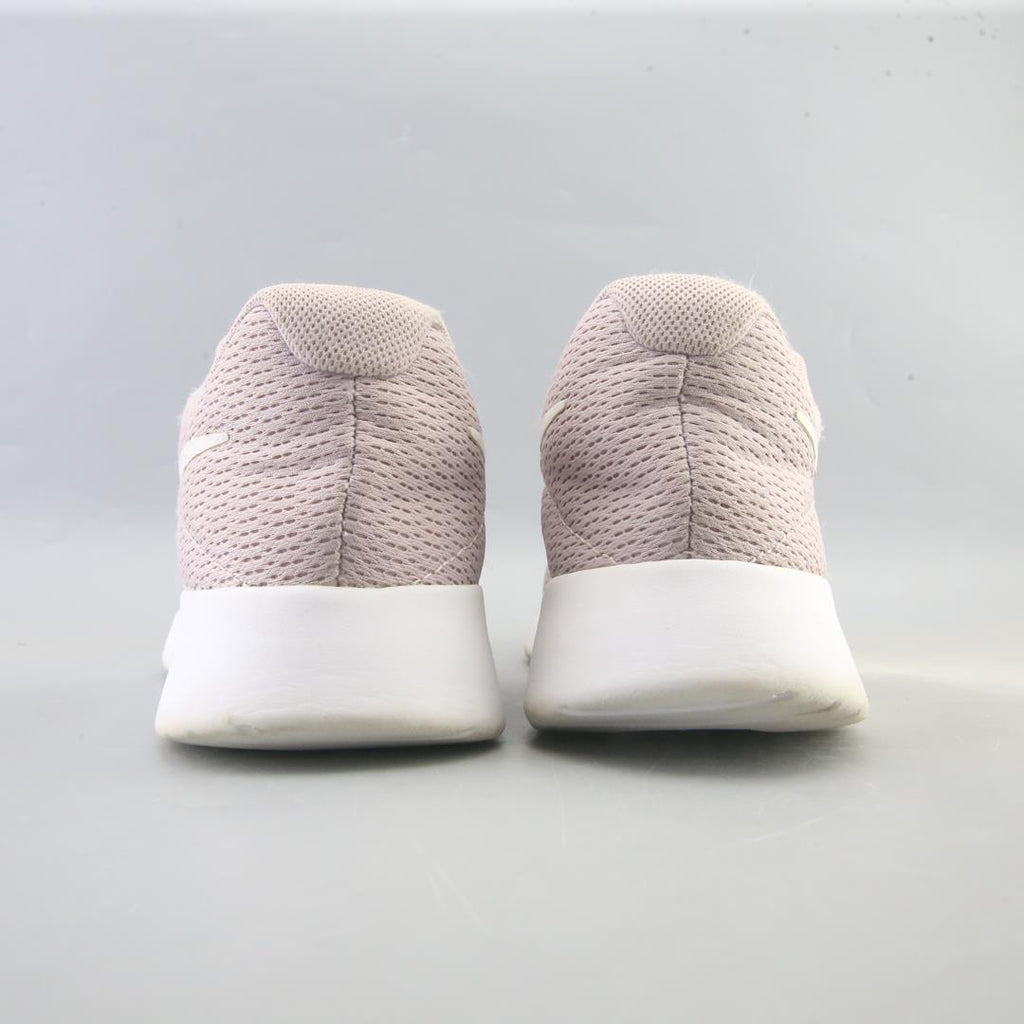 Nike Tanjun