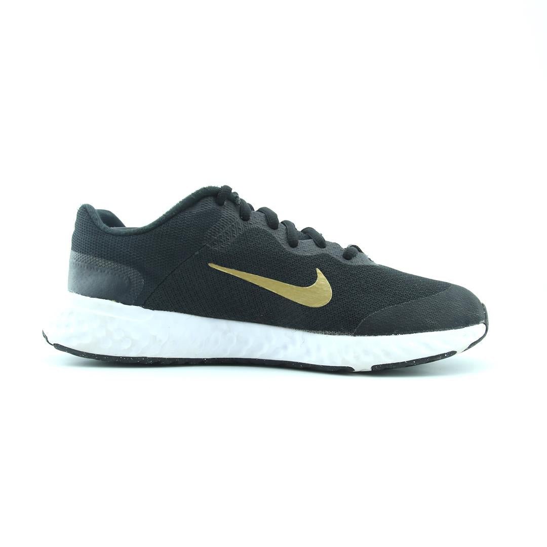 Nike Revolution 6