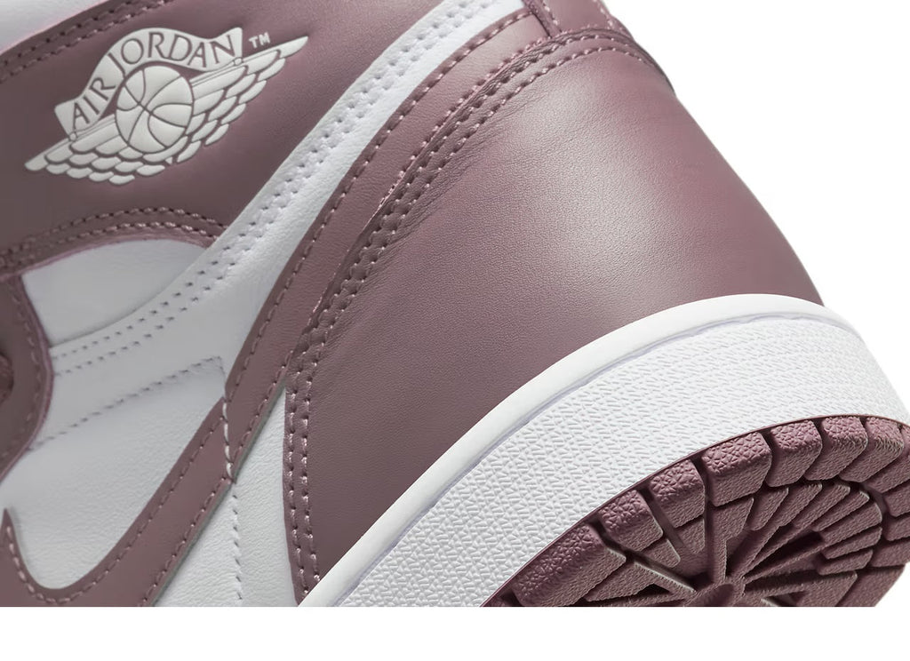 Men's Air Jordan 1 Retro High OG White/Sky J Mauve-White (DZ5485 105)