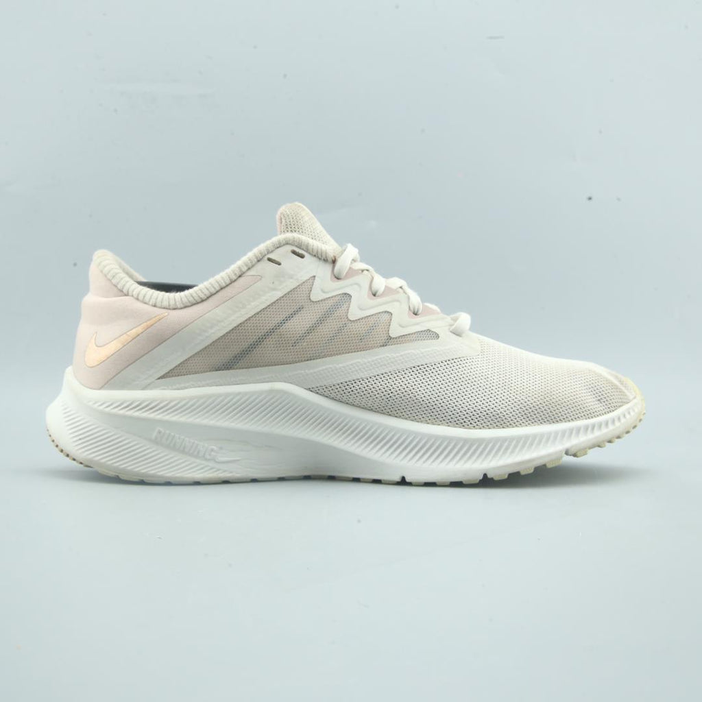 Nike Quest 3