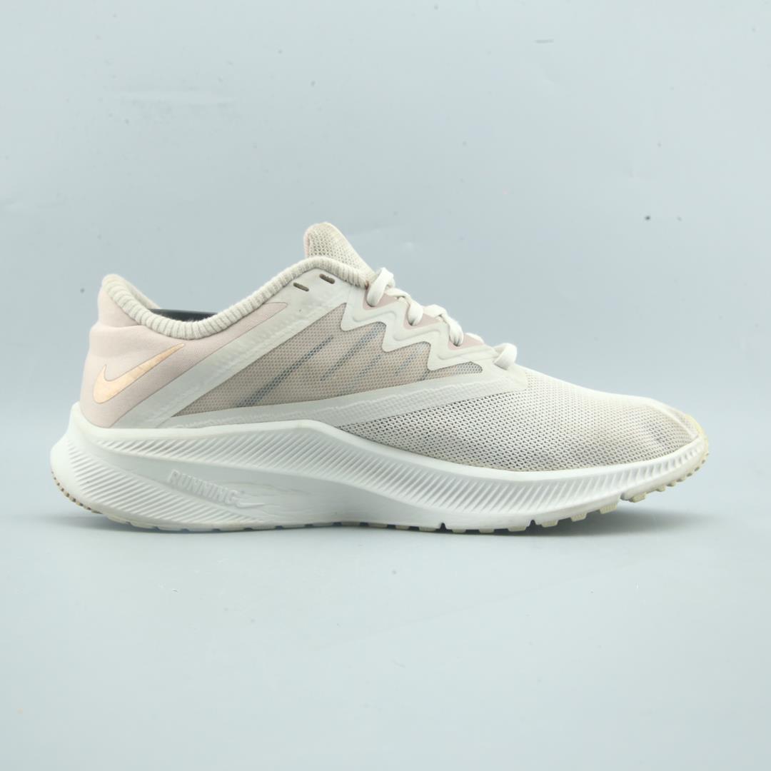 Nike Quest 3