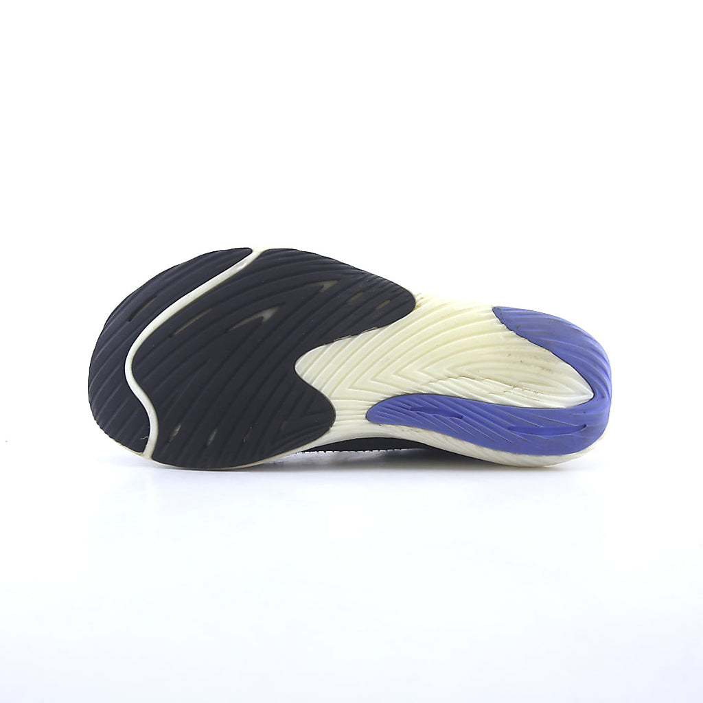 New Balance Fuelcell Rebel V3