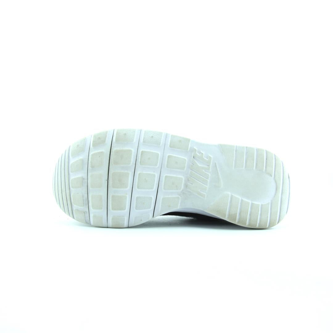 Nike Tanjun