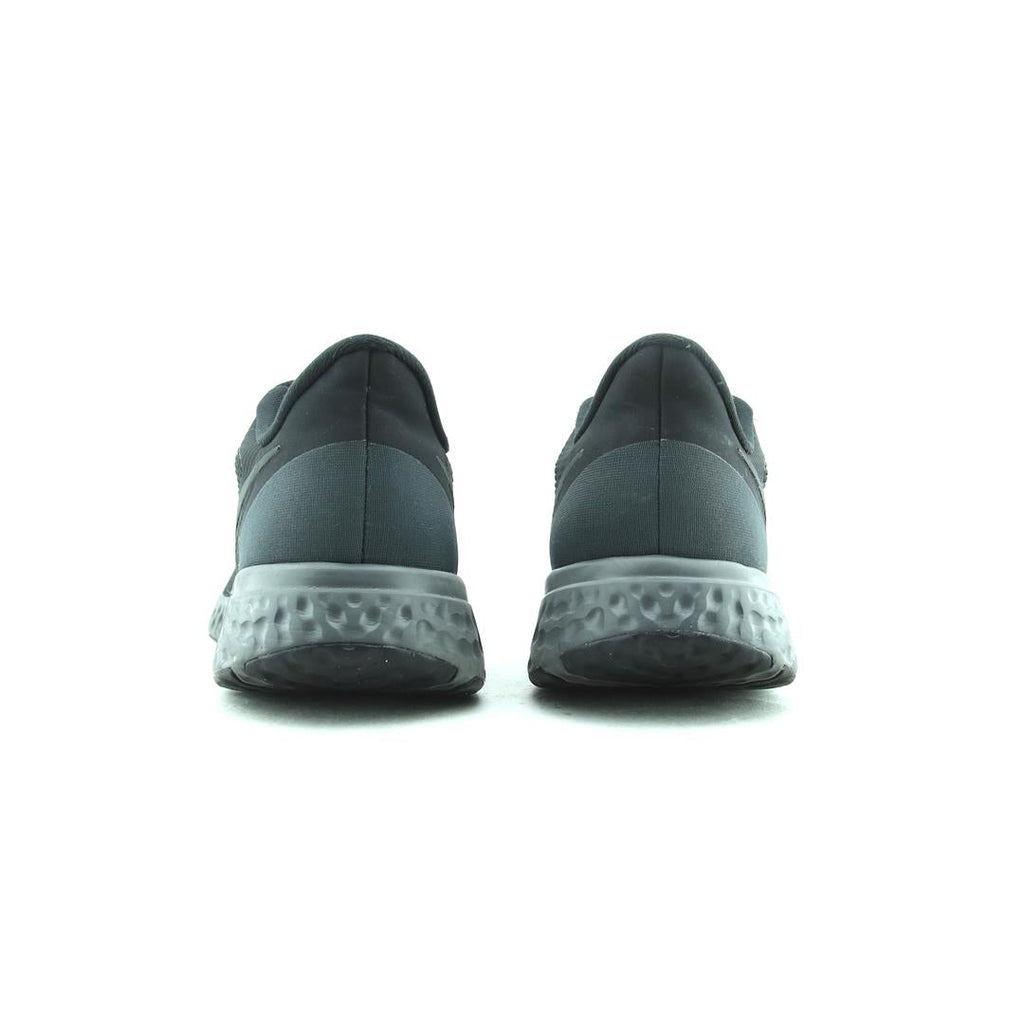 Nike Revolution 5