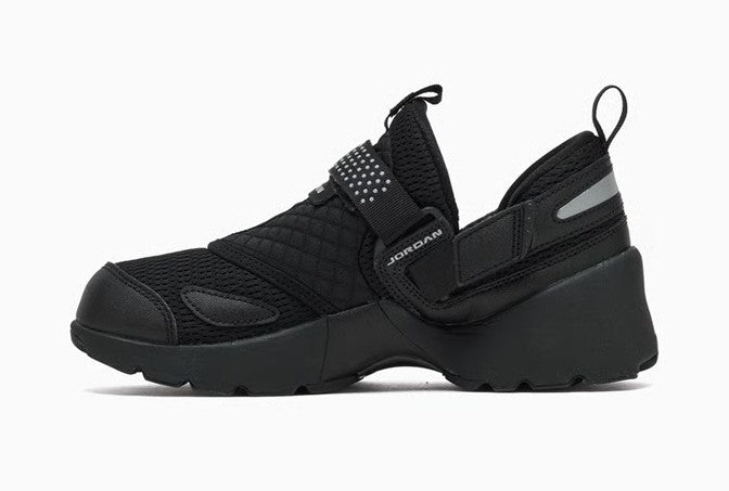 Women's Jordan Trunner LX Black/Black-Black (HQ2164 001)
