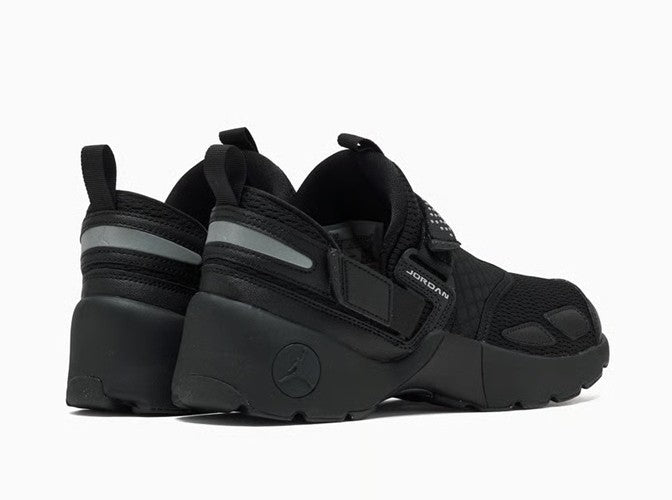 Women's Jordan Trunner LX Black/Black-Black (HQ2164 001)