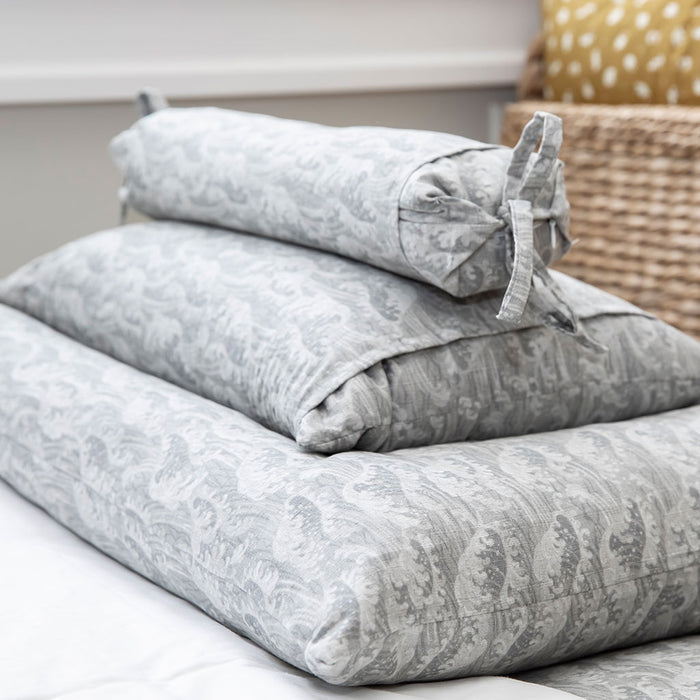 J-Life Tidal Wave Gray Buckwheat Hull Pillow