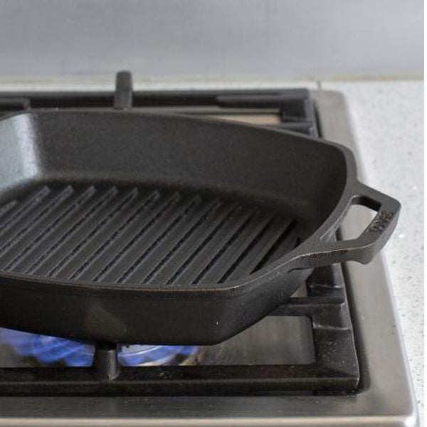 LODGE®  10.5" SEASONED SQUARE CAST IRON GRILL PAN