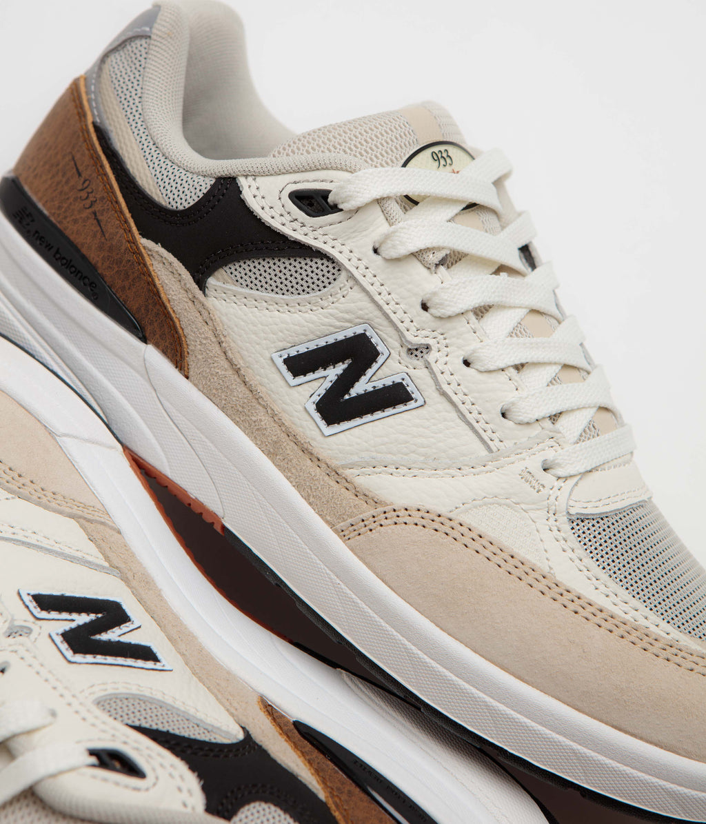 New Balance Numeric 933 Andrew Reynolds Shoes - Quicksand / Sea Salt